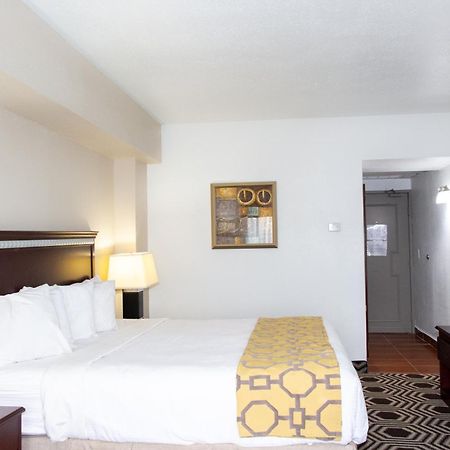Baymont By Wyndham Delavan Near Lake Geneva Exterior foto